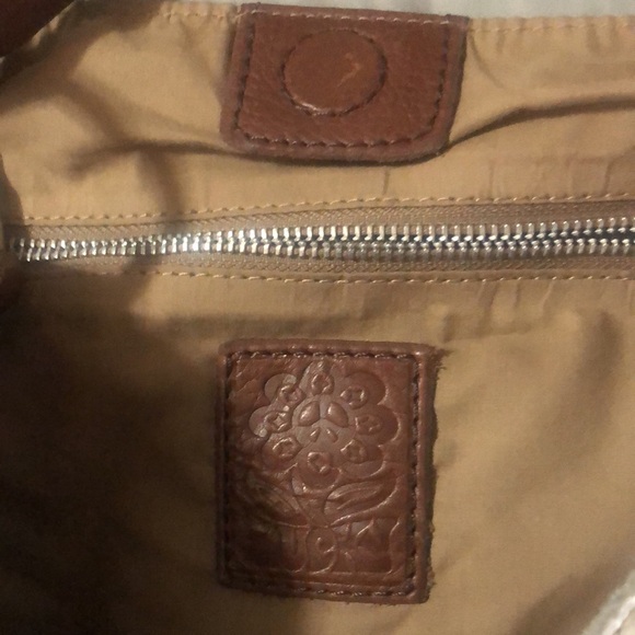 100% leather purse by Lucky Brand cream colored - Picture 5 of 9
